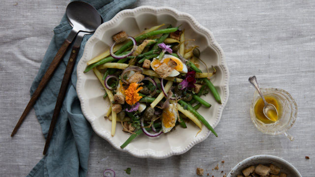 Bönor a la Nicoise – brytbönor med ägg och sardellsmör